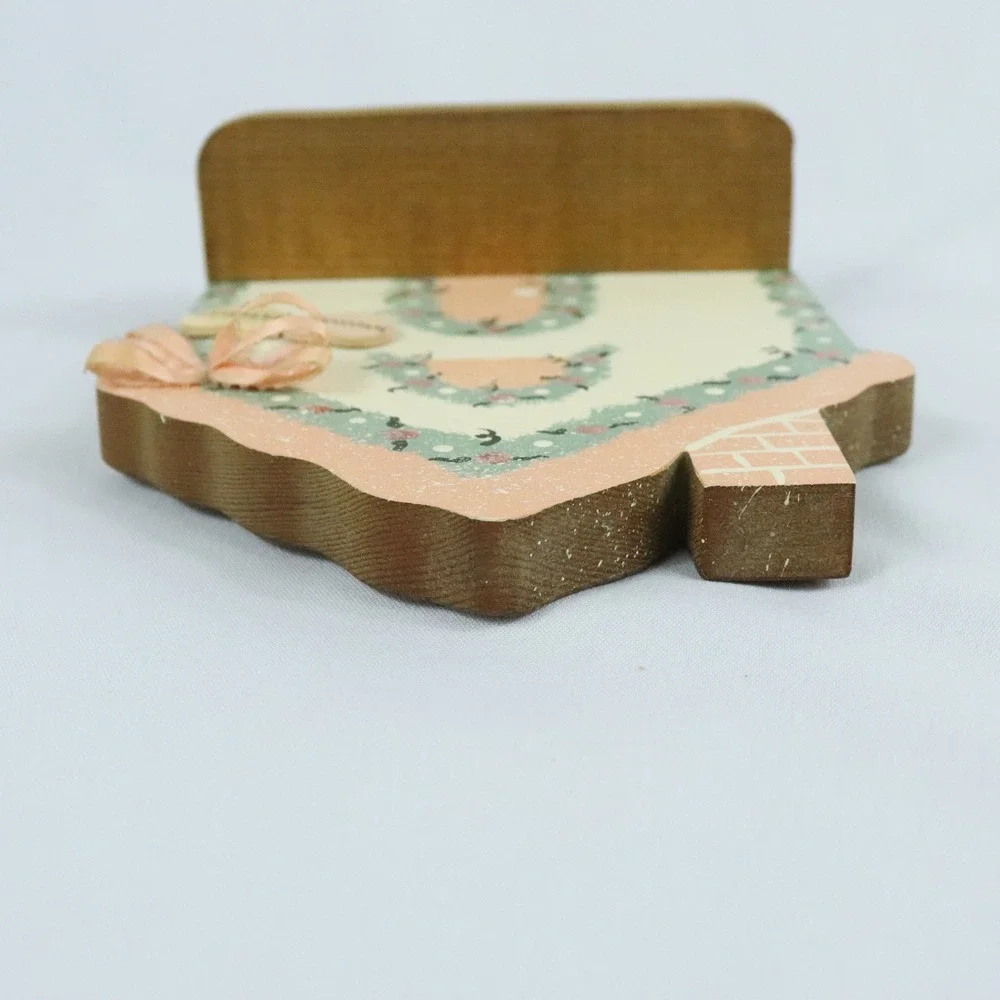 N/A cotttagecore wooden